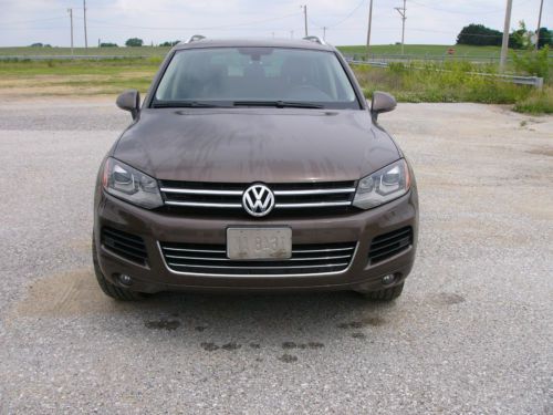 2011 volkswagen touareg tdi sport utility 4-door 3.0l executive trim package