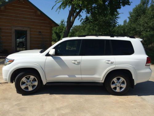 2011 toyota land cruiser base sport utility 4-door 5.7l