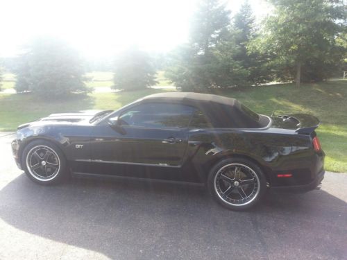 2010 ford mustang gt convertible 2-door 4.6l