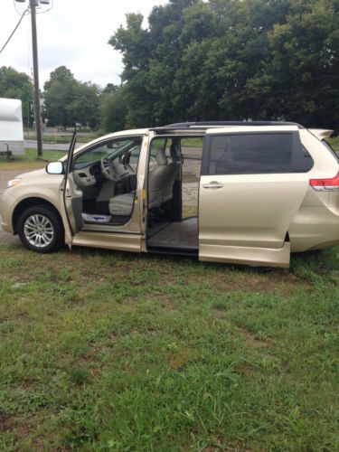 2012 toyota sienna xle braun rampvan wheelchair handicap van great condition