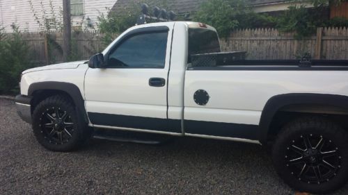 2004 chevrolet silverado 1500 ls standard cab pickup 2-door 5.3l