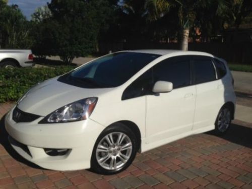 2011 honda fit sport hatchback 4-door 1.5l