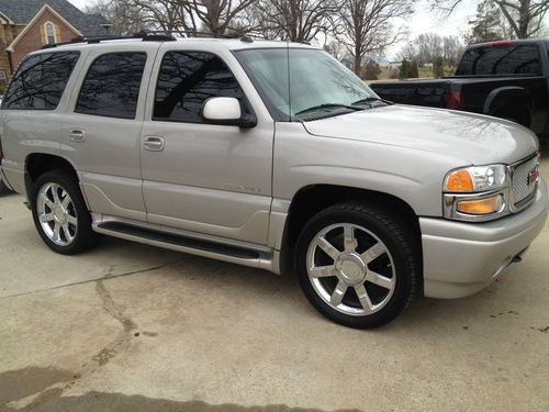 2005 gmc yukon denali sport utility 4-door 6.0l