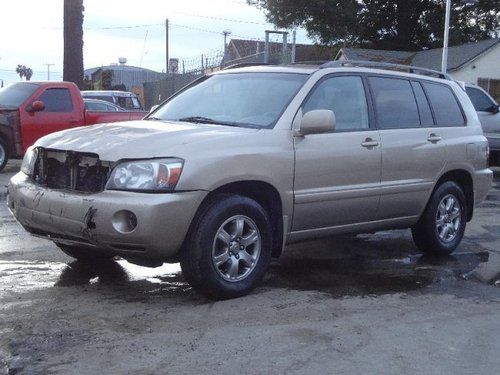 2005 toyota highlander damaged salvage economical loaded runs! low miles l@@k!!