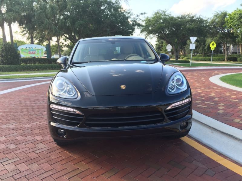 2012 porsche cayenne