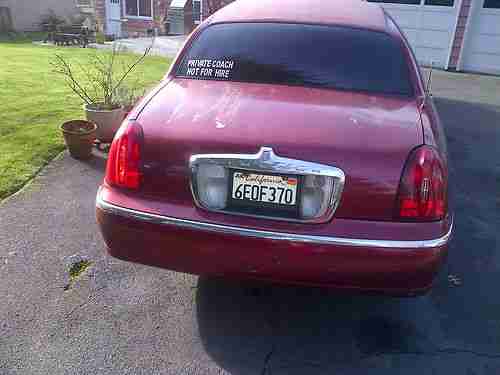 1999 Lincoln Towncar Limousine Limo 6 pack Red/Burgundy, image 2