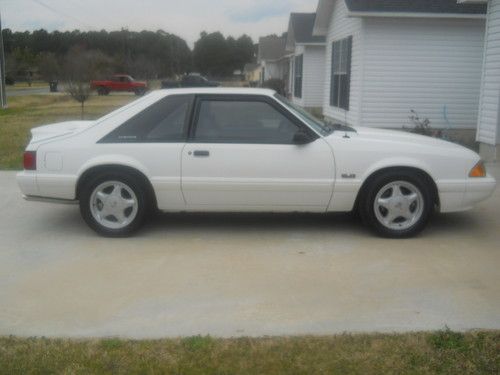 1993 ford mustang lx hatchback 2-door 5.0l