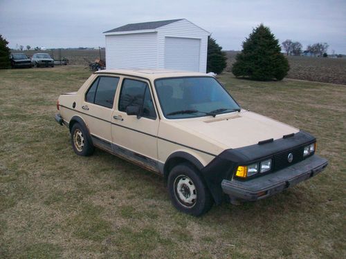 1982 volkswagen jetta base sedan 4-door w/ 1986 1.6l diesel engine