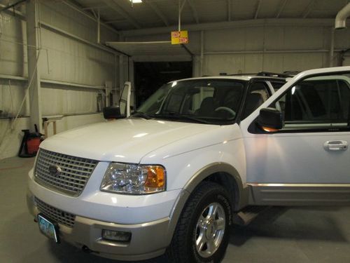 White 2005 ford expedition eddie bauer edition 4x4 5.4l