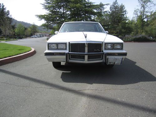 1982 pontiac grand prix brougham coupe 2-door 4.1l