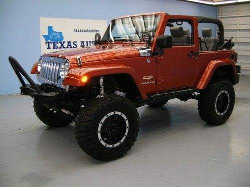 We finance!!!  2009 jeep wrangler sahara 4x4 auto soft top lift kit tow 17 rim