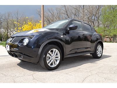 2011 juke turbo nav back up cam moon roof.  one owner  we finance