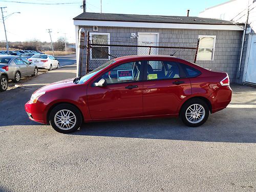 2010 ford focus se sedan 4-door 2.0l