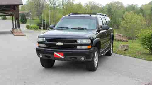2003 Chevy Suburban Z71 4x4, image 2