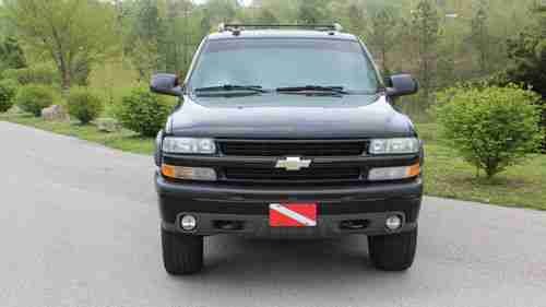 2003 Chevy Suburban Z71 4x4, image 3