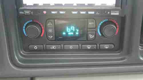2003 Chevy Suburban Z71 4x4, image 9