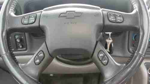 2003 Chevy Suburban Z71 4x4, image 10