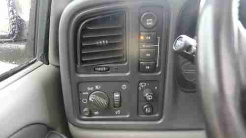 2003 Chevy Suburban Z71 4x4, image 12