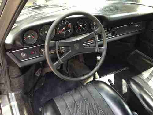 1971 Porsche 911t Targa Black/Black, image 7