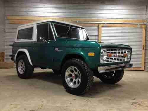 1976 Ford Bronco Sport Beautiful Daily Driver A/C PS PD Cold as Ice, image 2