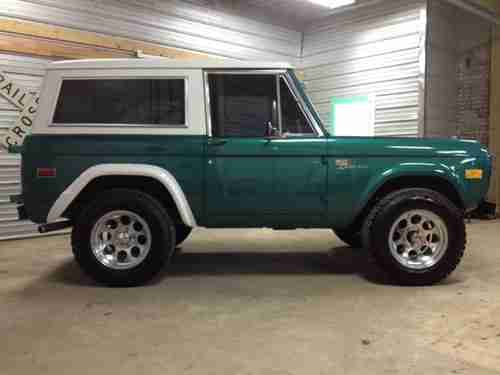 1976 Ford Bronco Sport Beautiful Daily Driver A/C PS PD Cold as Ice, image 6