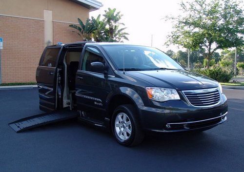 Town&amp;country touring braun entervan  xt, wheelchair handicap van, save$$$$