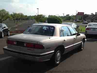 1993 78086 MILES LOW MILES SEDAN 4DR CUSTOM 3.8L V6 AUTO BEIGE TAN GOLD CLOTH, image 9
