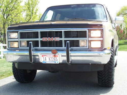 1984 gmc chevy suburban 4x4 low miles original condition loaded 100% rust free
