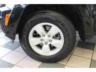 Sport SUV 3.7L 4WD 4X4 Aluminum Wheels A/C No Accidents Low reserve Smoke Free, image 12