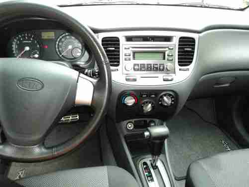 2006 Kia Rio5 SX Hatchback 4-Door 1.6L, image 7