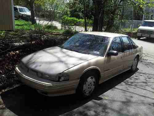 1993 Oldsmobile Cutlass Supreme S 4 Door Gold, US $500.00, image 2