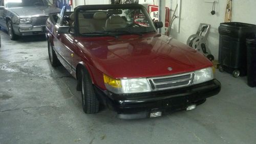 Red saab convertible 900