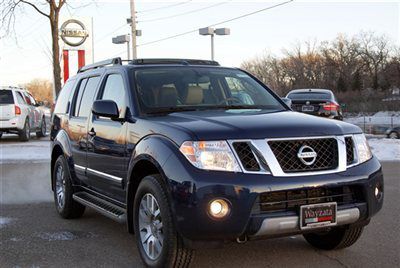 2012 pathfinder le 4x4 v6,  navi, dvd, sunroof, leather, navy blue, 9k miles