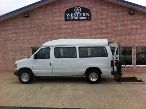 2007 ford e250 wheelchair van handicap ada compliant