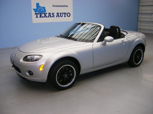 We finance!!   2008 mazda mx-5 miata sport hardtop convertible 5-speed a/c 33k