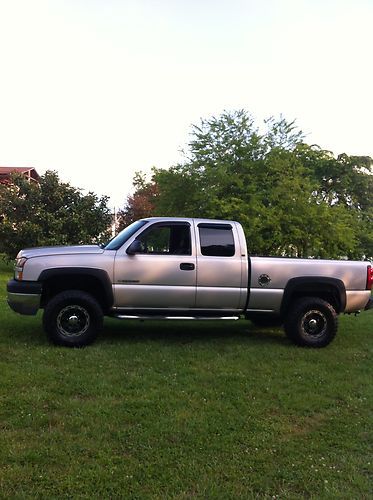 2005 chevrolet silverado 2500 hd 4-door 4wd