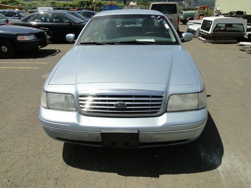 2003 Ford Crown Victoria Police Interceptor, image 2