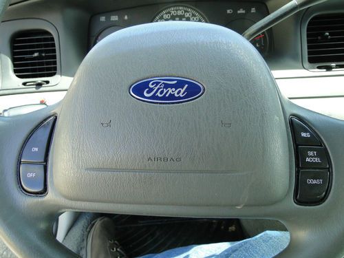 2003 Ford Crown Victoria Police Interceptor, image 18