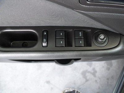 SE 2.5L CD Front Wheel Drive Power Steering ABS 4-Wheel Disc Brakes Wheel Covers, image 40