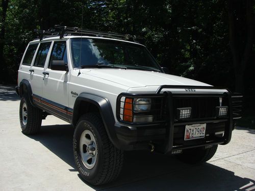 1996 jeep cherokee sport 4x4 - 4.0 - rare 5 speed - lifted