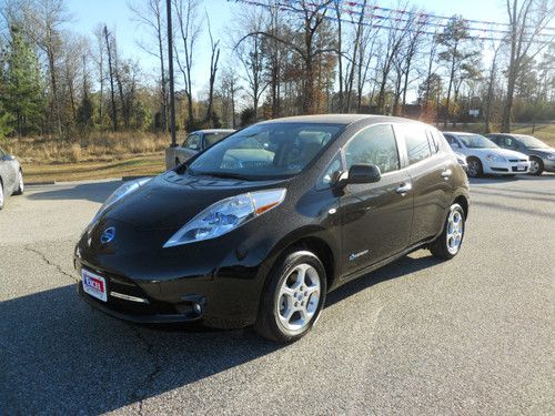 2011 nissan leaf sv hatchback 4-door -- el