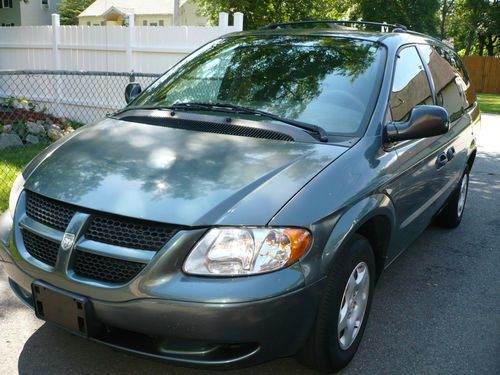 2003 dodge grand caravan one owner with low milage