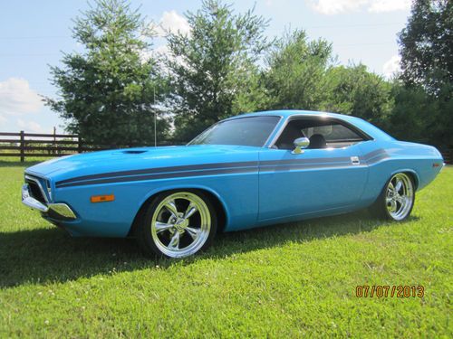 1972 dodge challenger  383 auto  big wheels  buckets/console