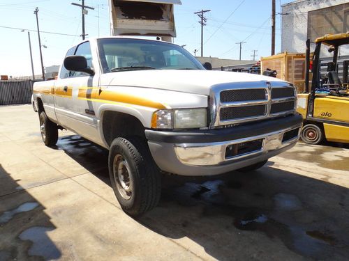 Dodge ram 2500 pick up truck 2002, 4 x 4