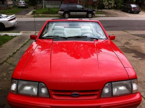 1992 ford mustang convertible- california edition 21,700 miles