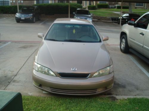 Lexus es 300 in excellant condition for sale - 129k miles