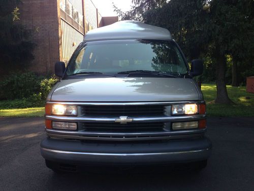 2001 chevrolet express 1500 4.3l one owner clean carfax very clean!!!