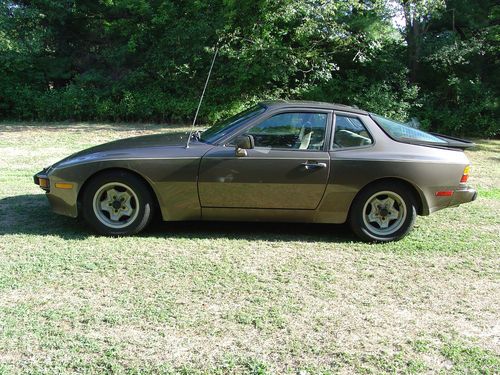 1984 Porsche 944 Coupe, image 4