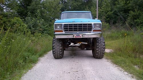 1979 f-100 4x4 lifted 44 inch tires