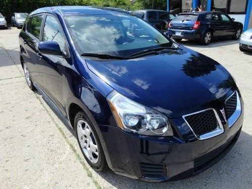 2010 pontiac vibe awd, low mileage,no reserve, sport wagon 4dr